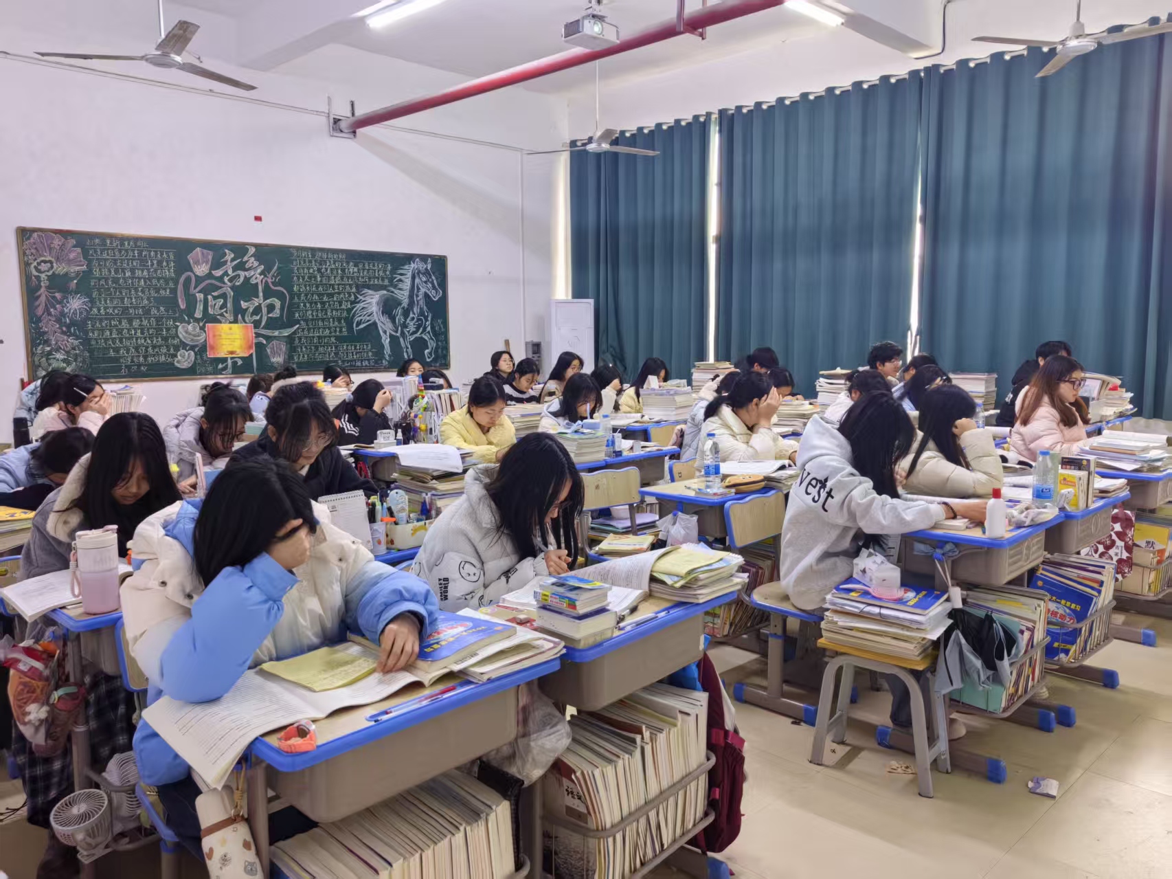 宁都县翠微艺术高中2026 年春季学期第一周工作简报